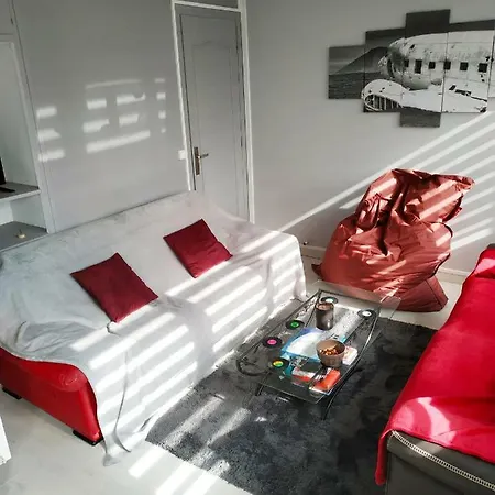 Charming Bedroom With Private Balcony Bed & Breakfast Reims