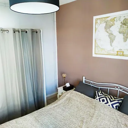Charming Bedroom With Private Balcony Bed & Breakfast Reims